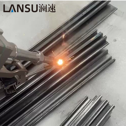 手持激光焊接機(jī) 手持激光焊接機(jī)