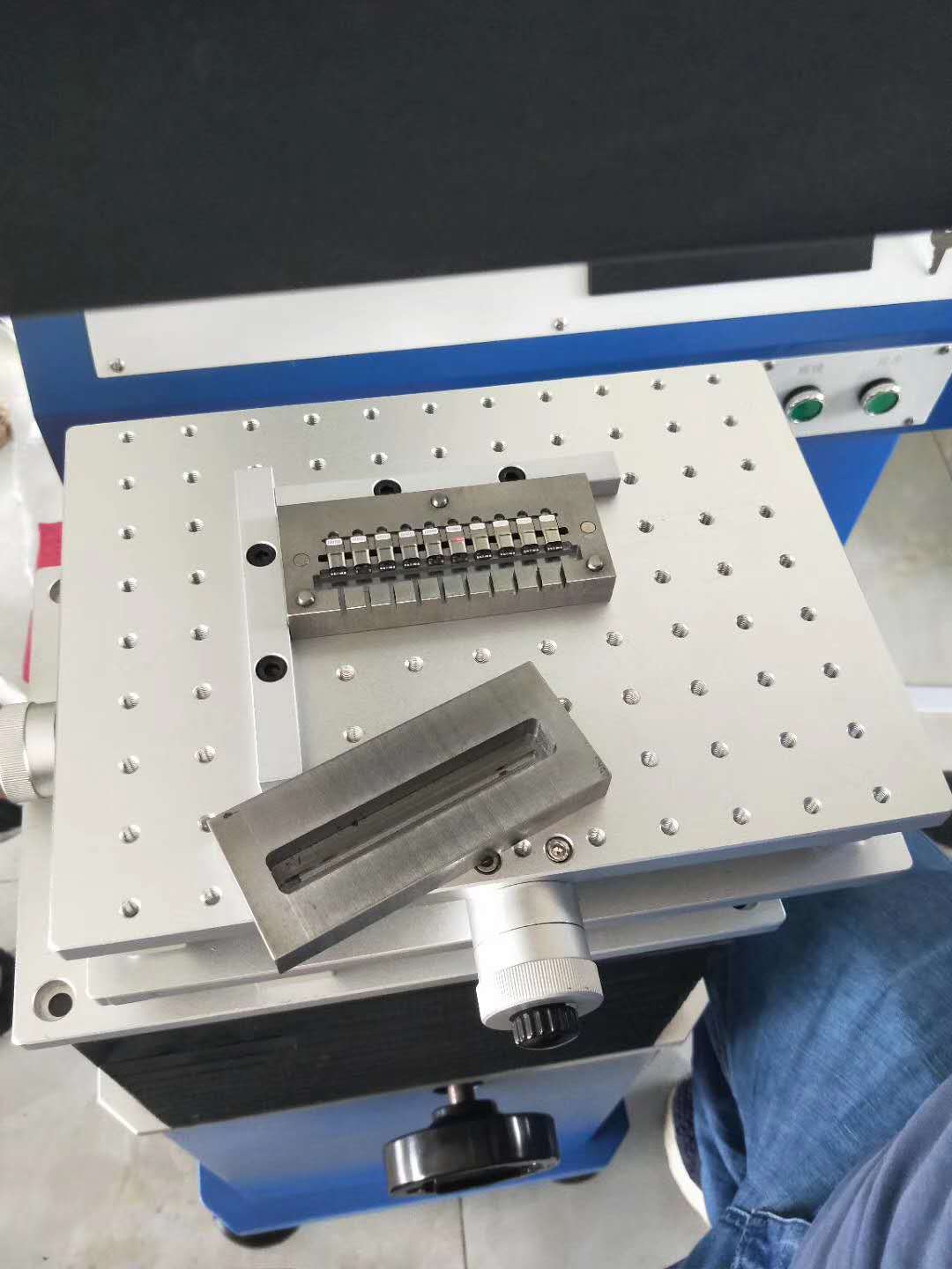 全自動(dòng)激光焊接機(jī) 全自動(dòng)激光焊接機(jī)